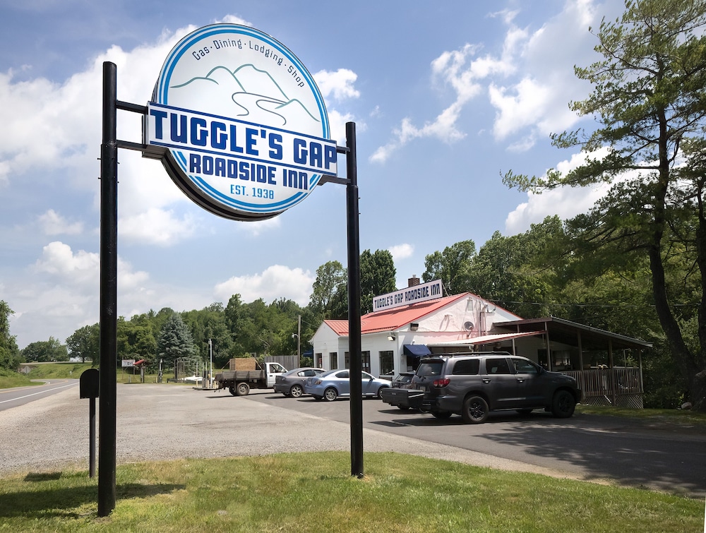Tuggle's Gap Roadside Inn Blue Ridge Parkway - photo 27