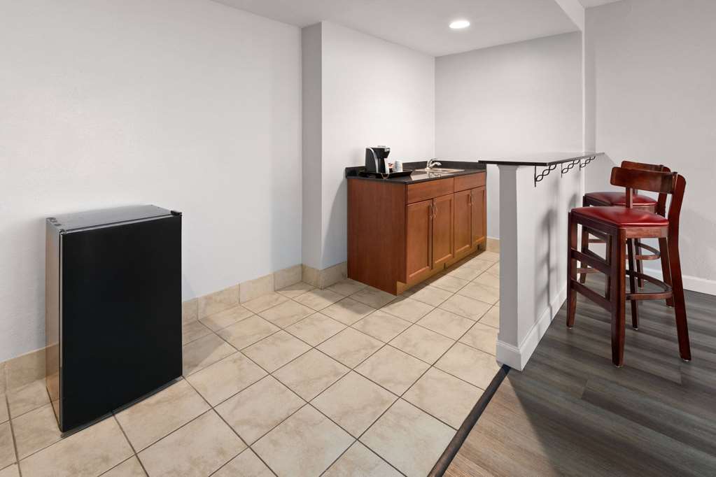 Wyndham Garden Norfolk Downtown - photo 37