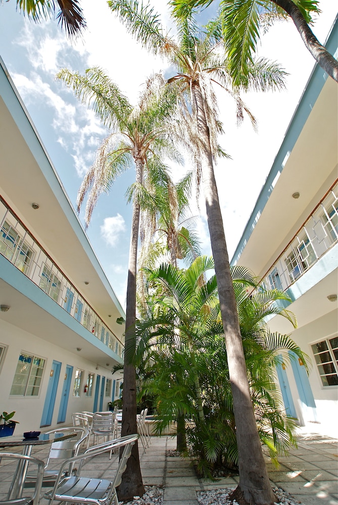 Aqua Hotel & Suites - photo 9