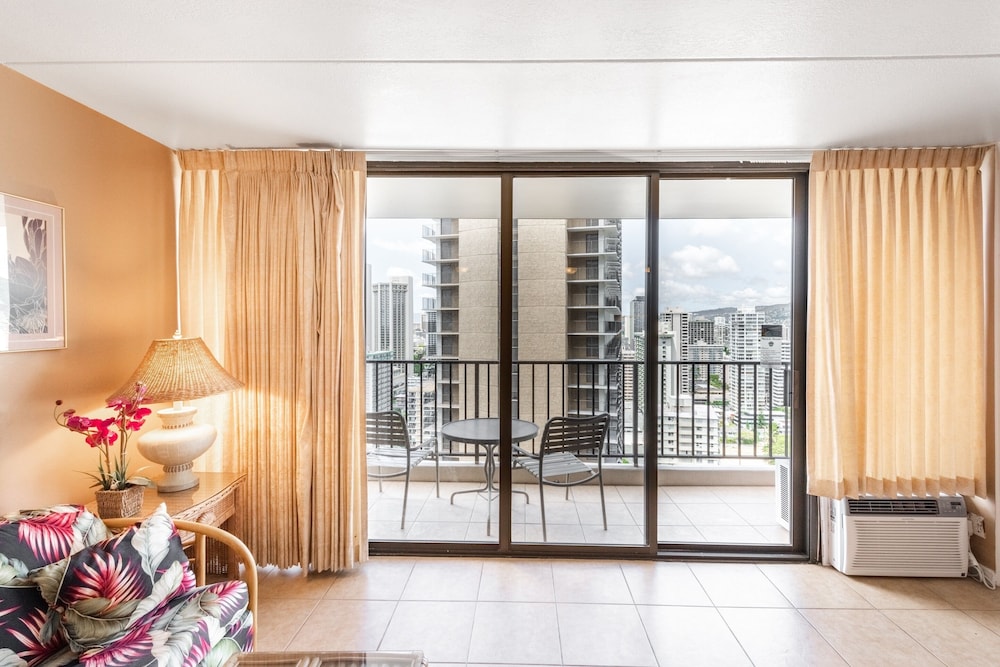 Waikiki Banyan Condo Located One Block From Waikiki Beach by Koko Resort Vacation Rentals - photo 4