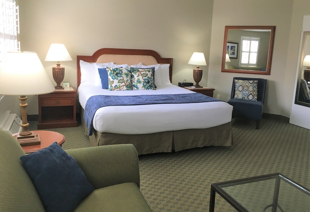 La Avenida Inn - photo 16