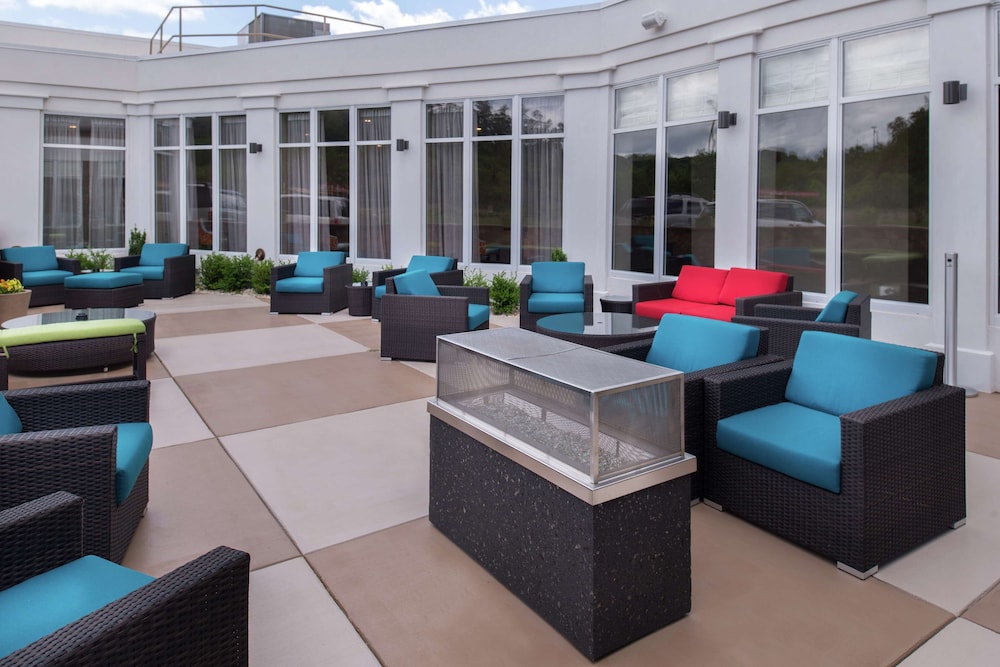 Hilton Garden Inn Bristol - photo 66