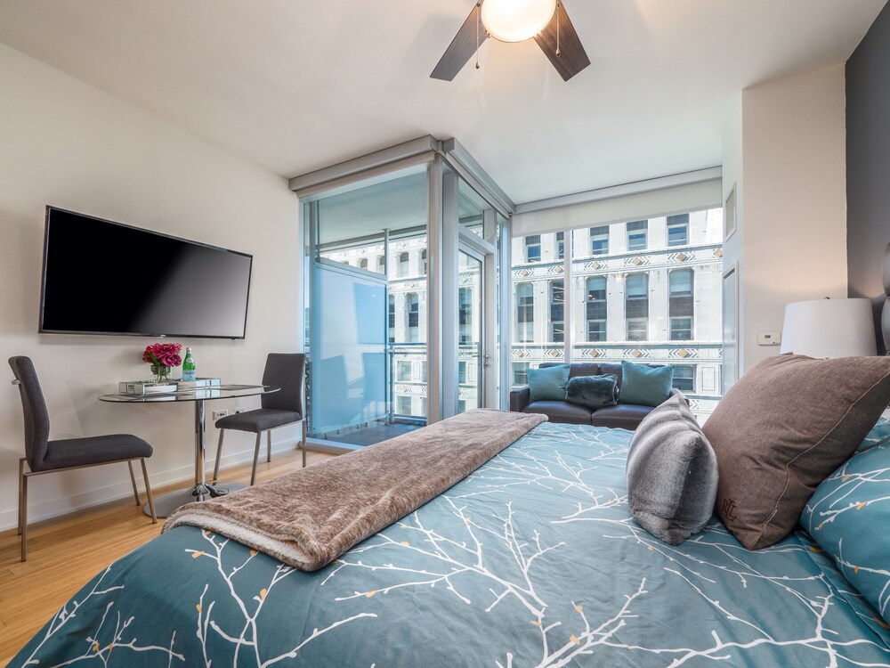 Furnished Suites in the Heart of River North - photo 12