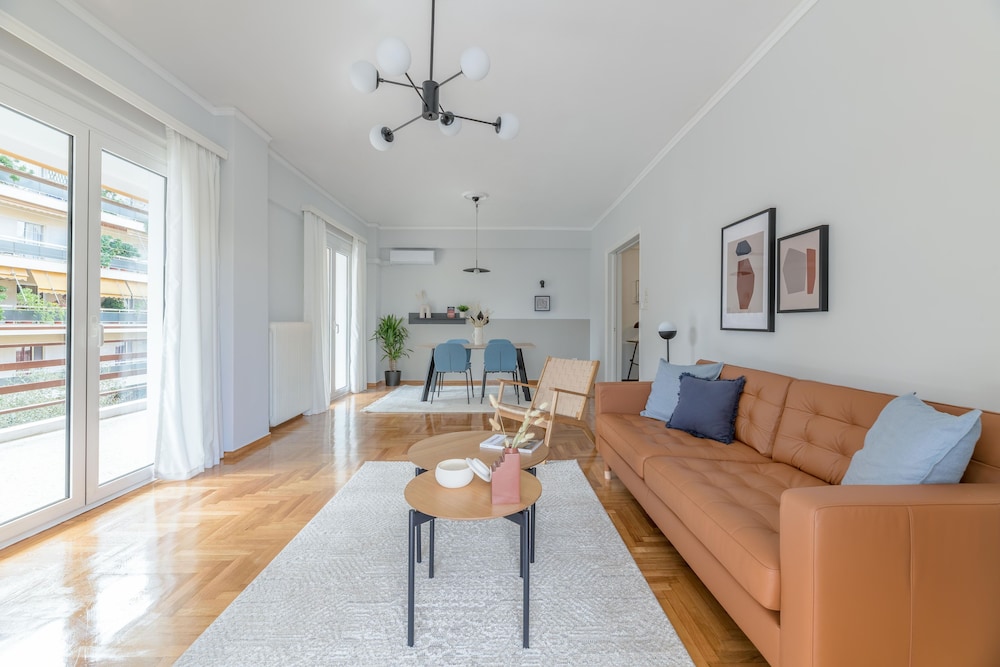 Homey 2BR Apartment in Cholargos — 4-Star Luxury Hotel in Athens, Greece