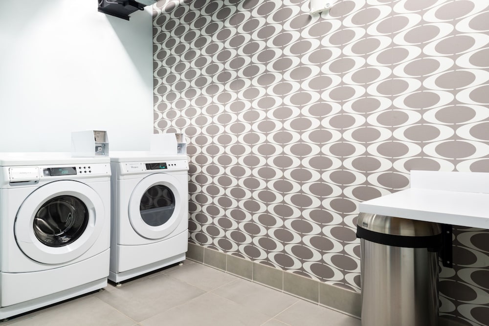 Aloft Charlotte Airport - featured photo