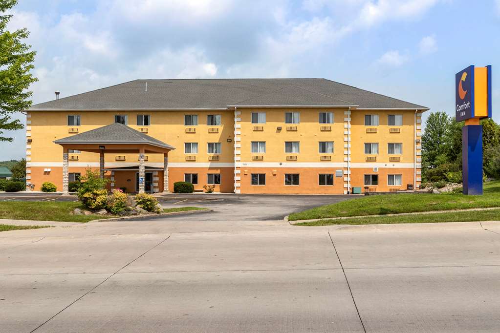 Comfort Inn Muscatine near Hwy 61 - photo 2