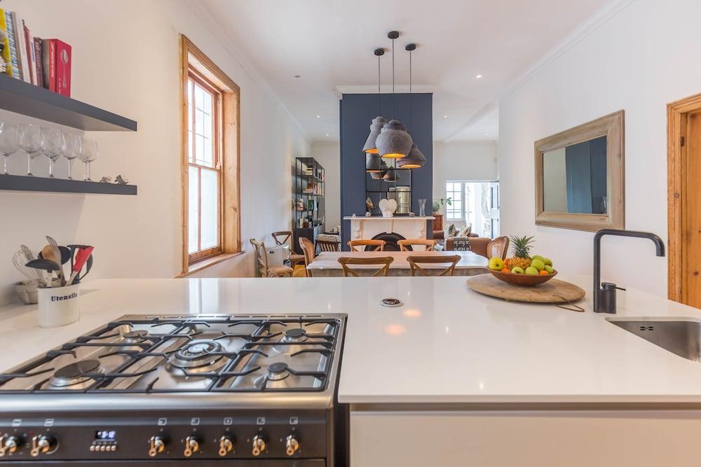 Sydney Green Point Villa