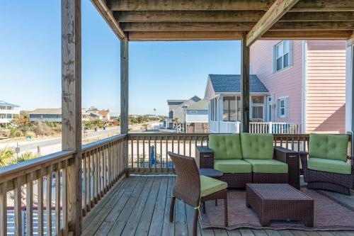 The Treasure Chest by Oak Island Accommodations - photo 4