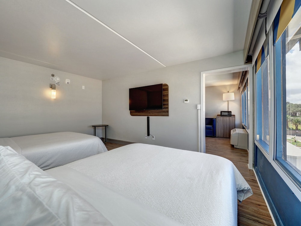 Holiday Inn Express Corpus Christi Beachfront by IHG - photo 27