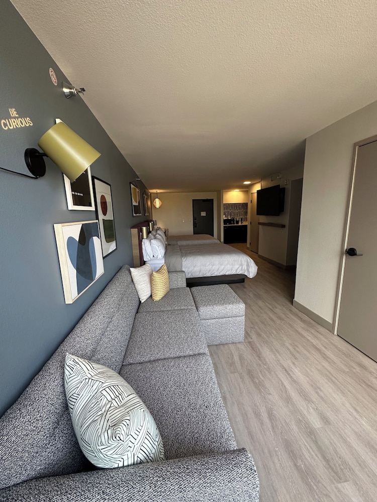 Atwell Suites Austin Airport by IHG - photo 36