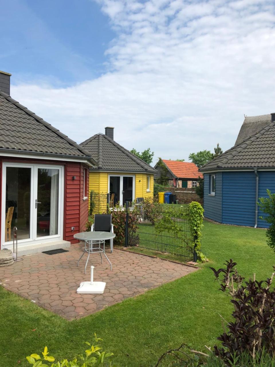 Roter Ostseebungalow — hotel in Boergerende-Rethwisch