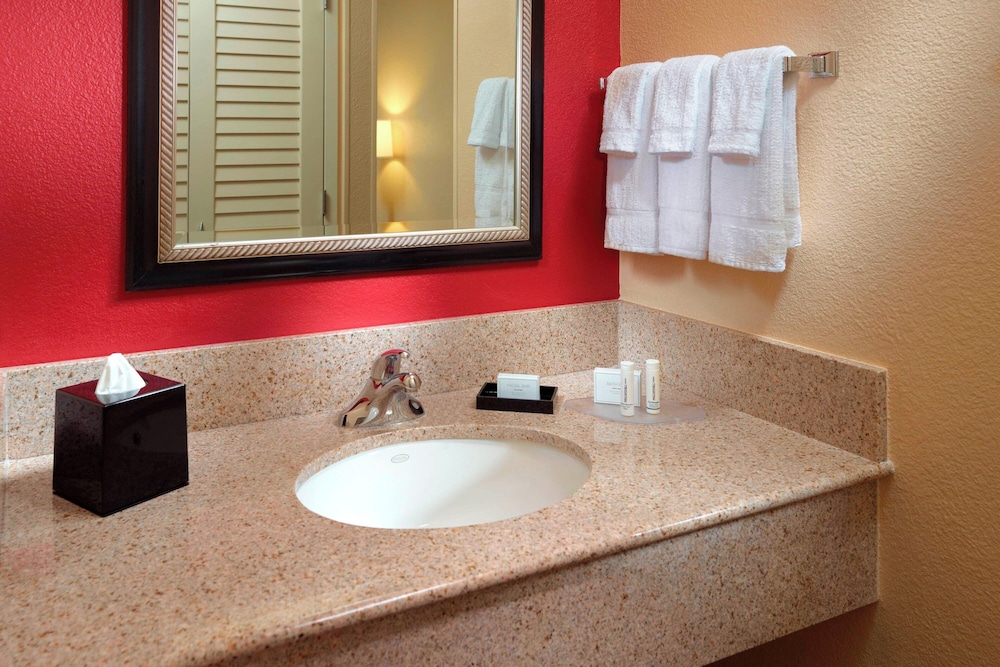 Courtyard by Marriott Columbus - photo 8