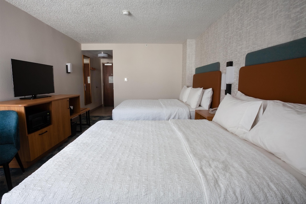 Hampton Inn Salt Lake City North - photo 20