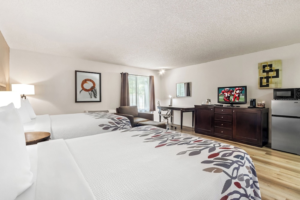 Red Roof Inn Ridgecrest - photo 11