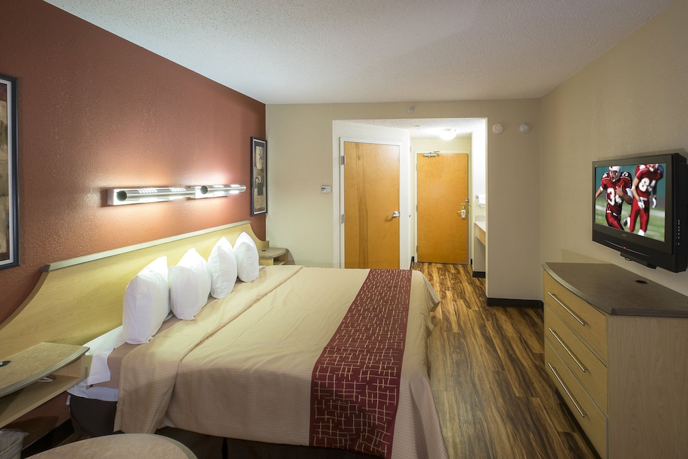 Red Roof Inn & Suites Philadelphia Bellmawr - photo 13