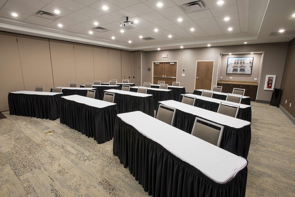 Hampton Inn & Suites Cincinnati Kenwood - photo 53