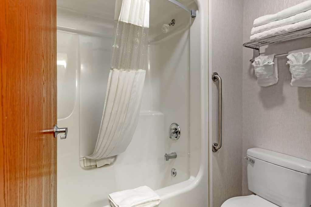 Best Western Plus Berkshire Hills Inn & Suites - photo 25
