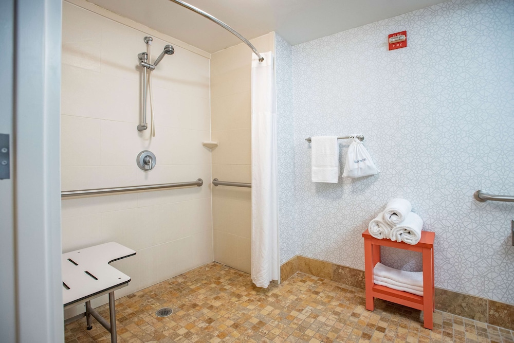 Hampton Inn Pensacola Airport - photo 53