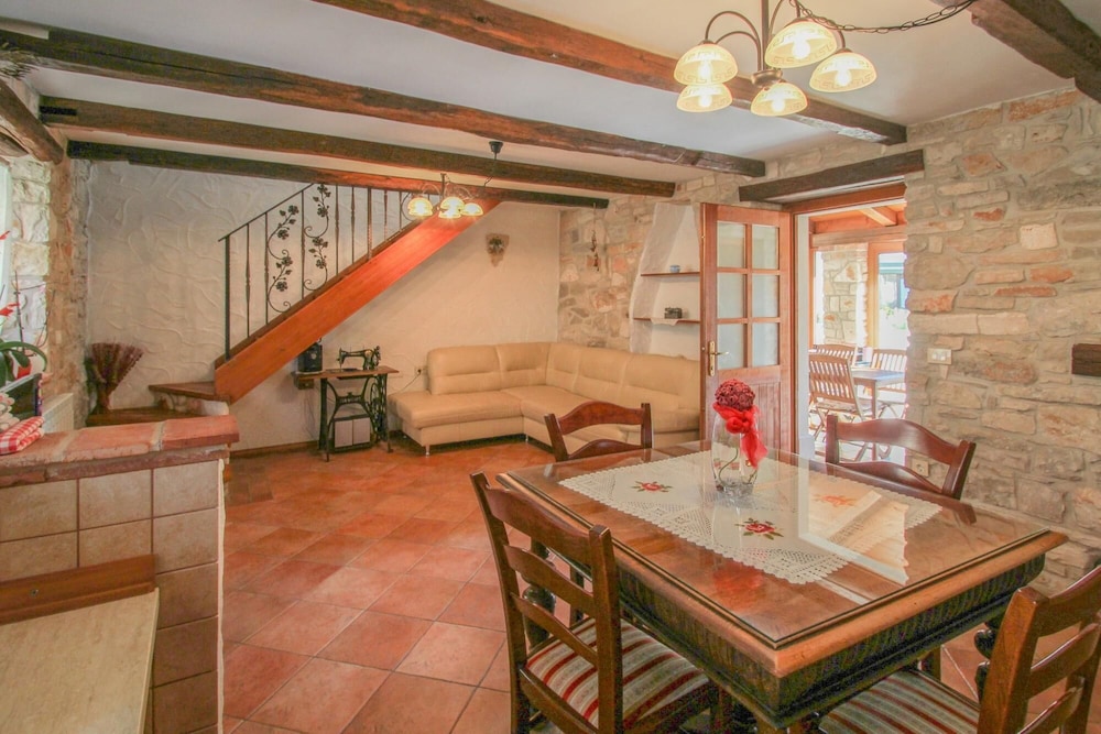 Ariana - carbon neutral hotel in Novigrad