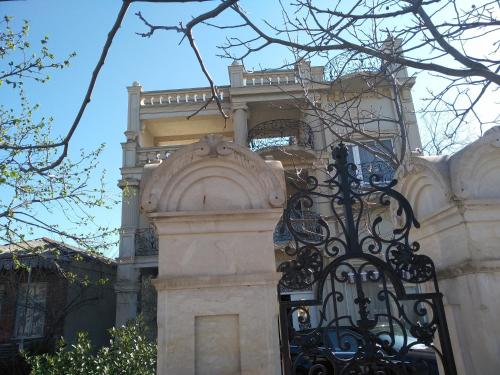 Hotel Edemi Castle