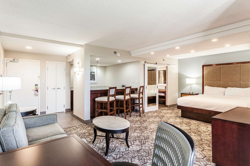 DoubleTree by Hilton Hotel Memphis - photo 22