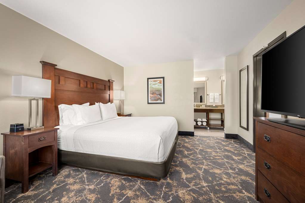 La Quinta Inn & Suites by Wyndham Grants Pass - photo 31