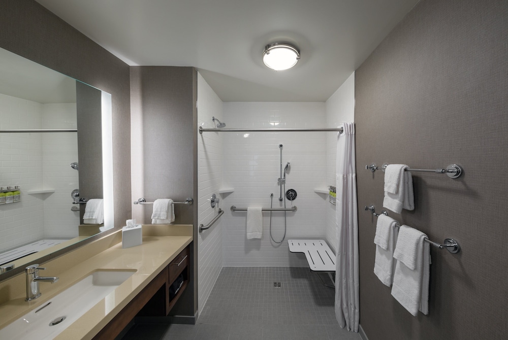 Staybridge Suites Phoenix Biltmore Area by IHG - photo 16