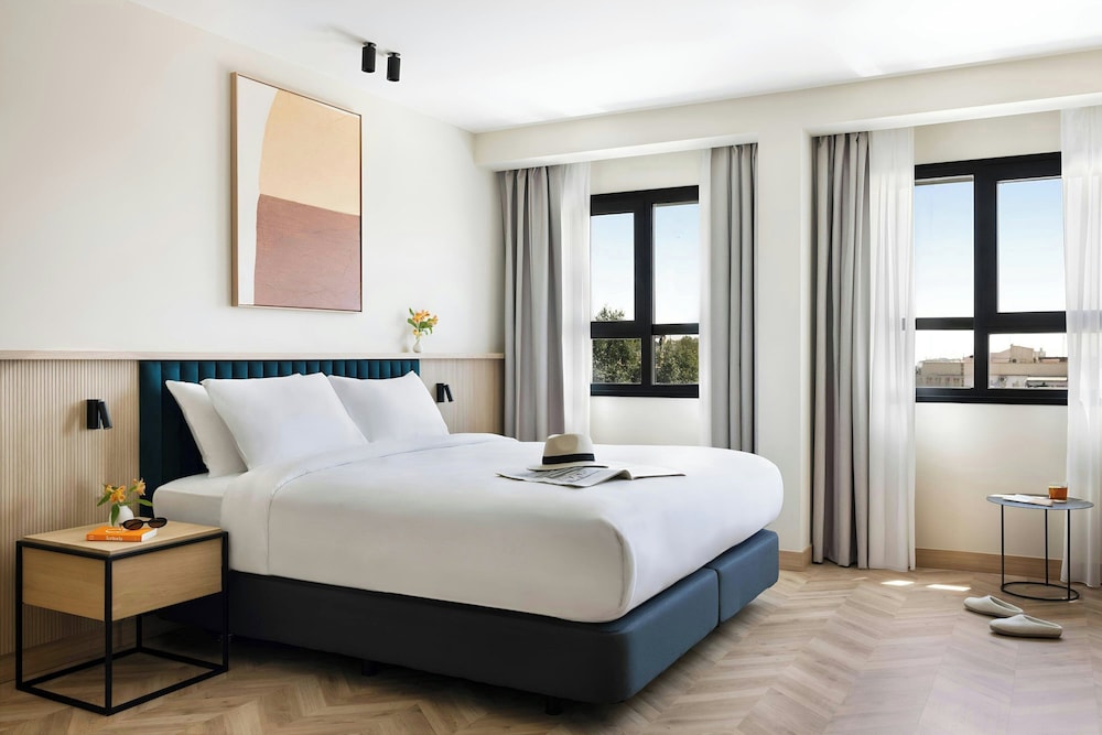 Aspasios Sofia Apartments — 4-Star Luxury Hotel in Madrid, Spain