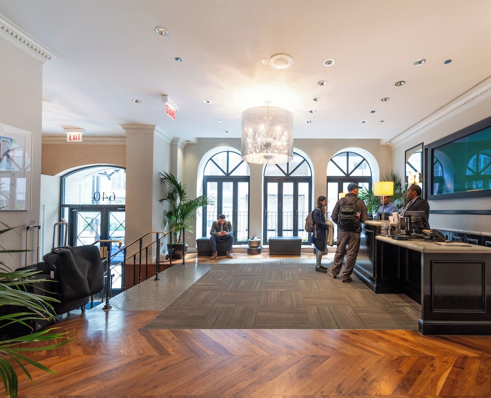 Holiday Inn Express Chicago Magnificent Mile - photo 54