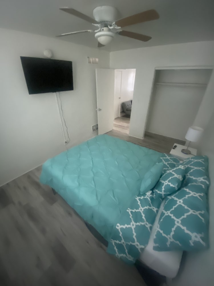 Uptown Inn & Suites - photo 3