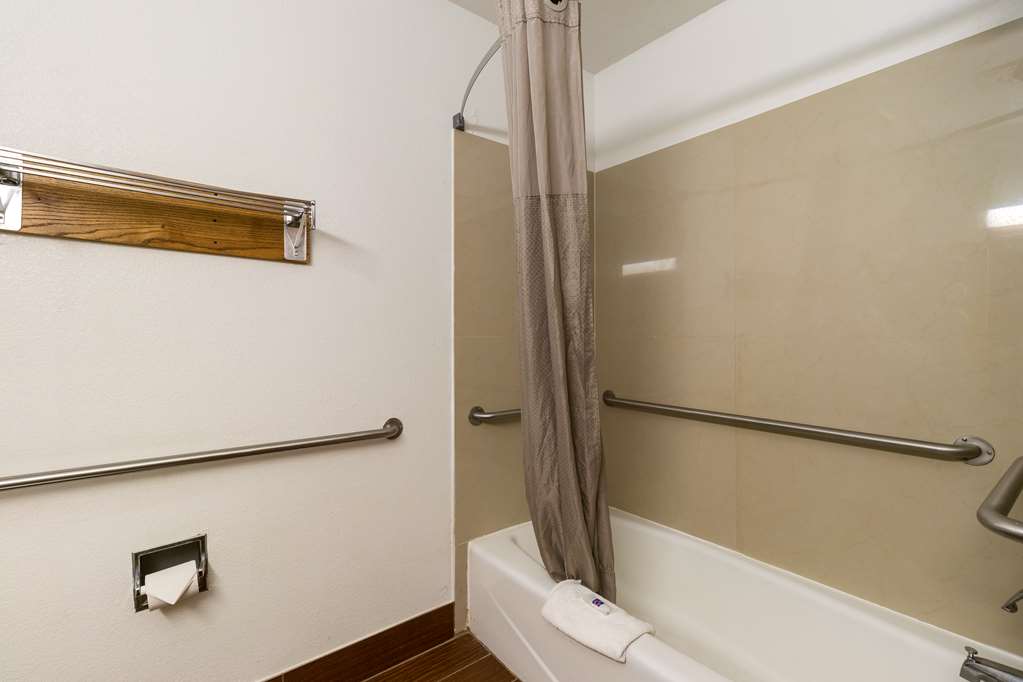 Motel6 Davenport IA - photo 16