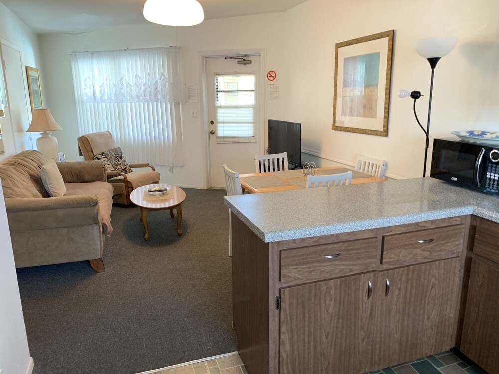 Echo Sails Motel - photo 24