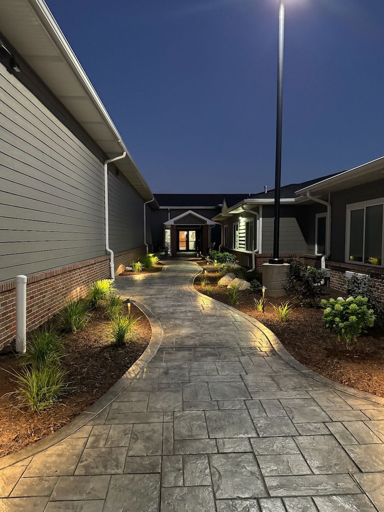 Cardinal Inn & Event Center - photo 19