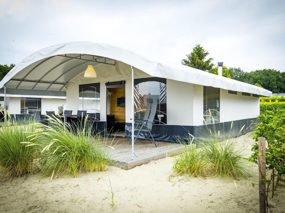 Well Furnished Chalet Near The Loonse And Drunense Duinen 19317523 — Udenhout