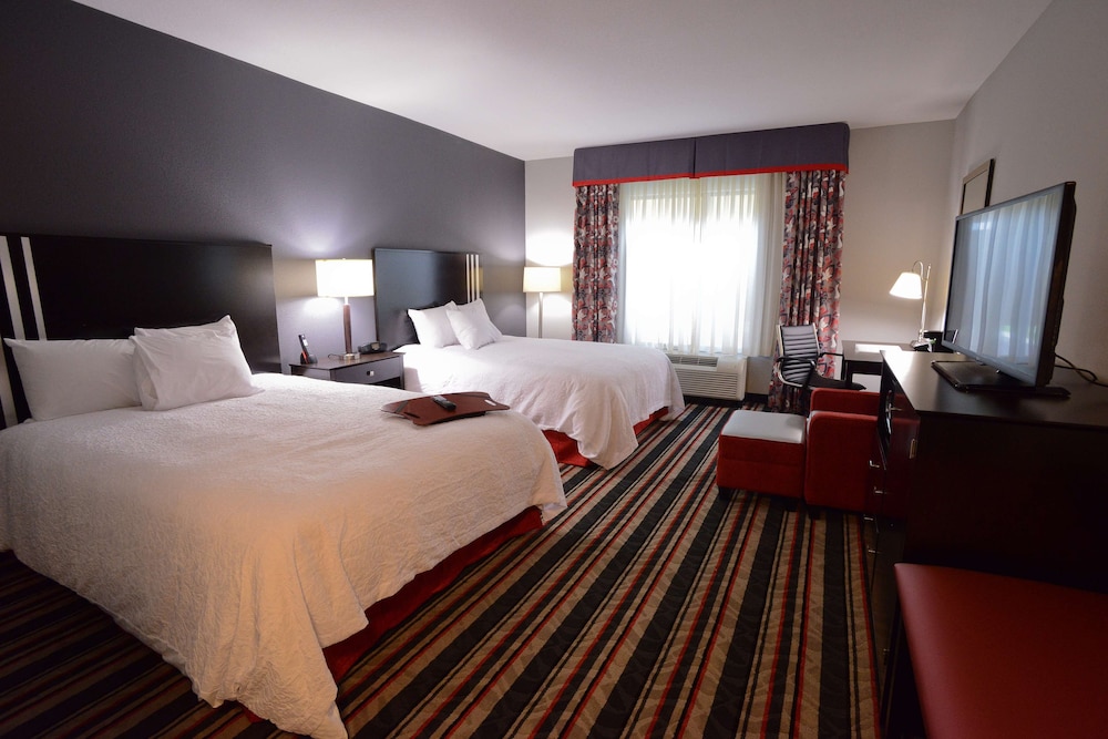 Hampton Inn & Suites Albany At Albany Mall - photo 22