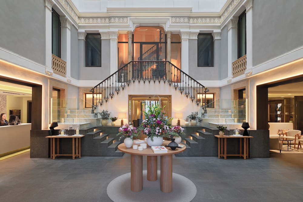 H10 Urquinaona Plaza