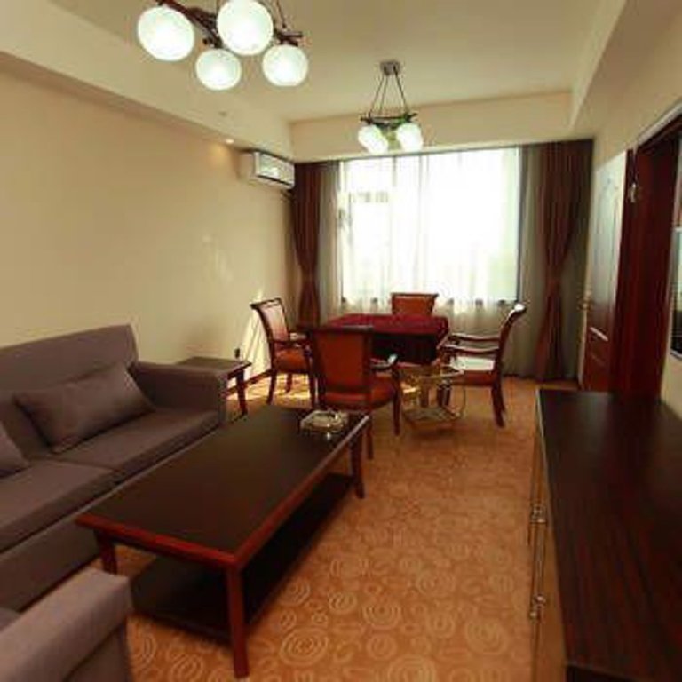 Xirun Hotel Chengdu Chengdu East Station — hotel in Chenghua