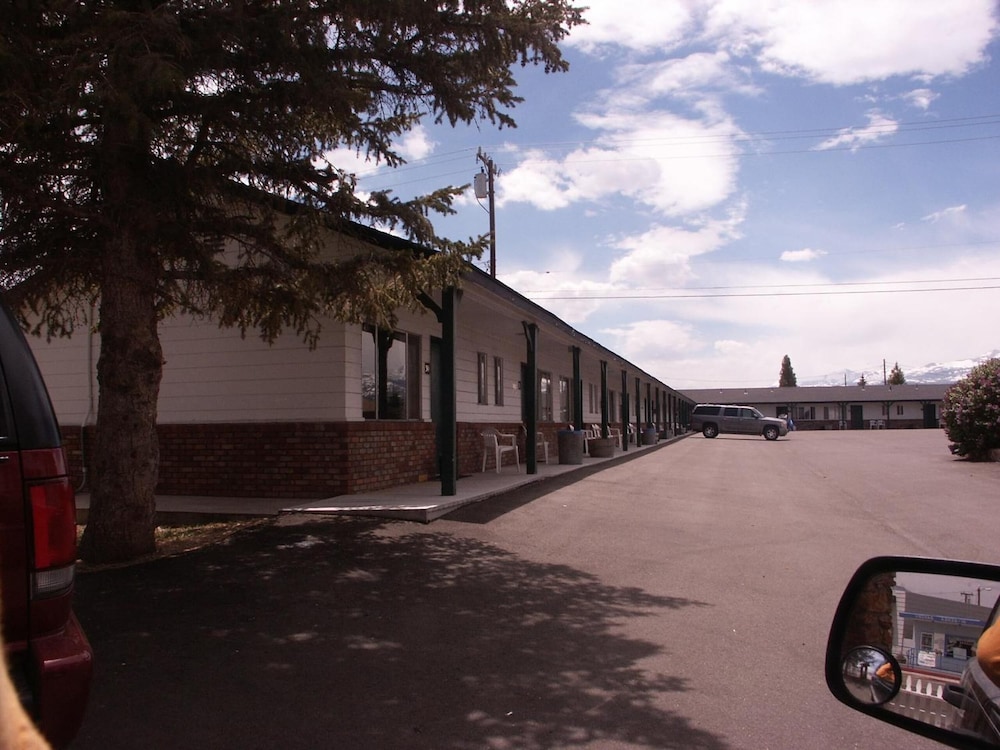 Bridgeport Inn - photo 42