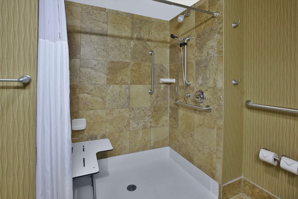 Hampton Inn Brockport NY - photo 26