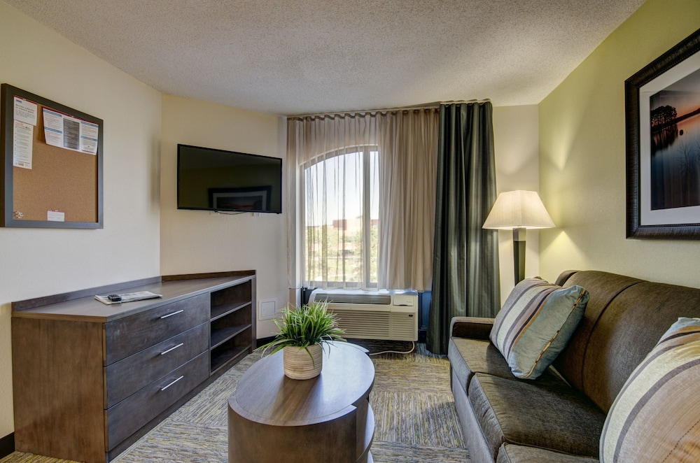 Candlewood Suites Richmond West Broad by IHG - photo 10