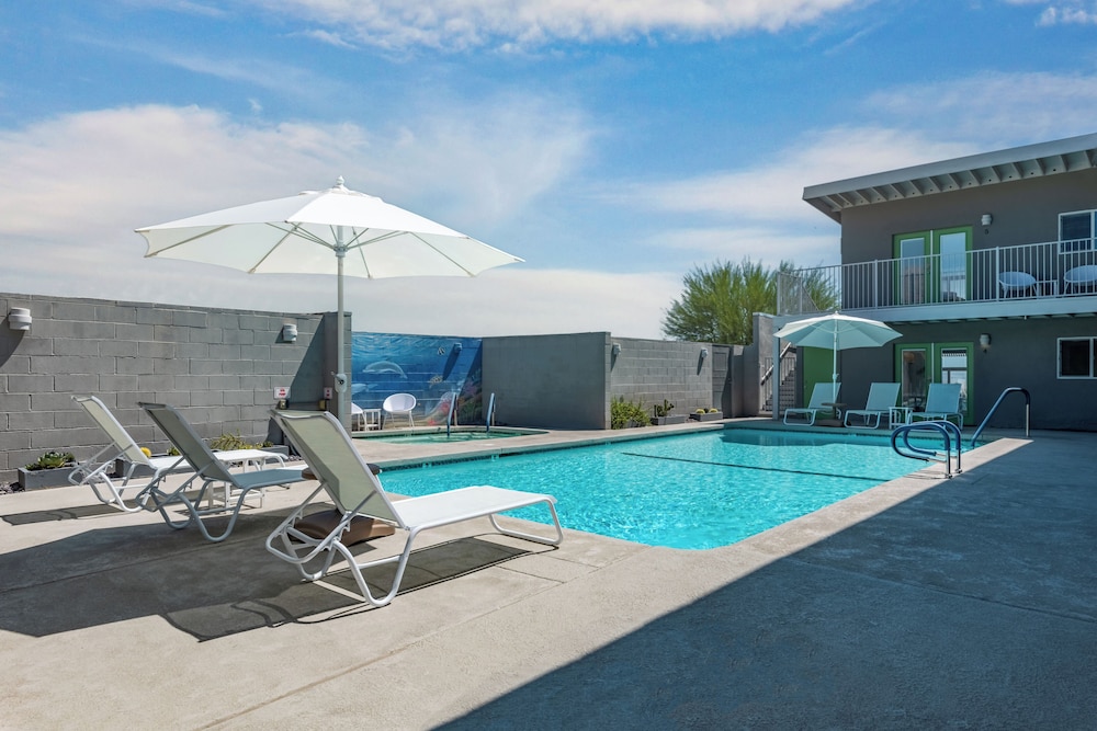Desert Hot Springs Inn - photo 92