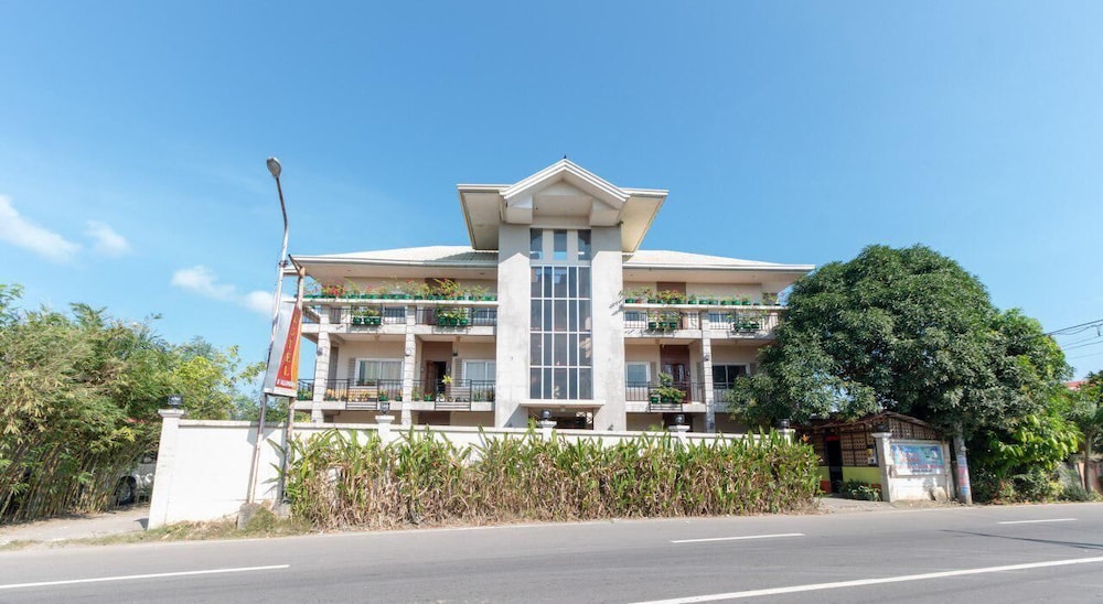 RedDoorz near Manlurip Rotonda Tacloban in Tacloban, Philippines