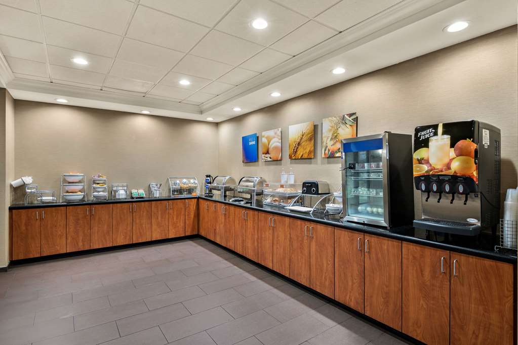 Comfort Suites Hummelstown Hershey - photo 24