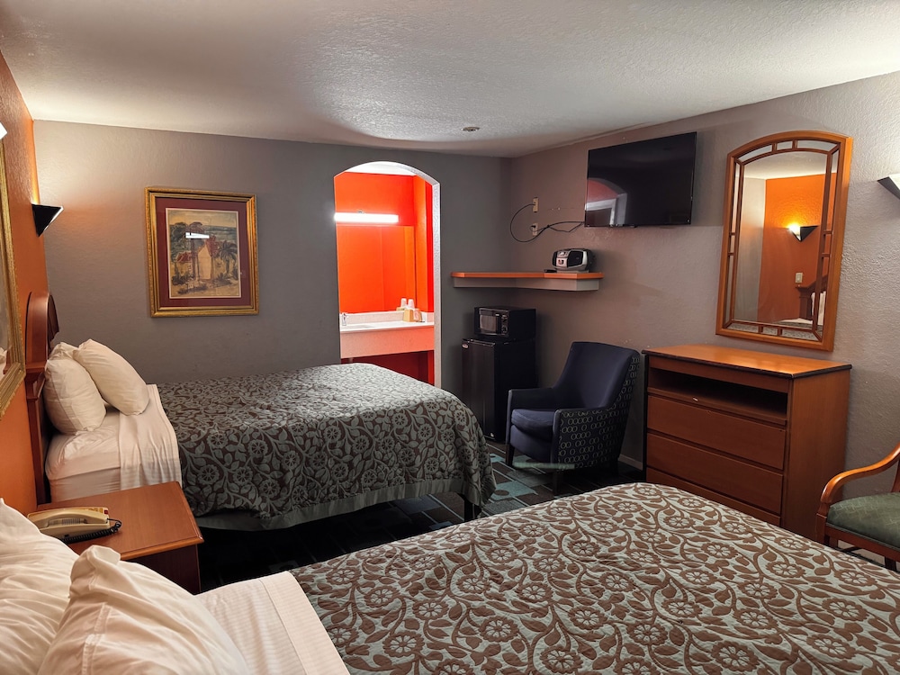 Luxury Inn — San Antonio — photo 2