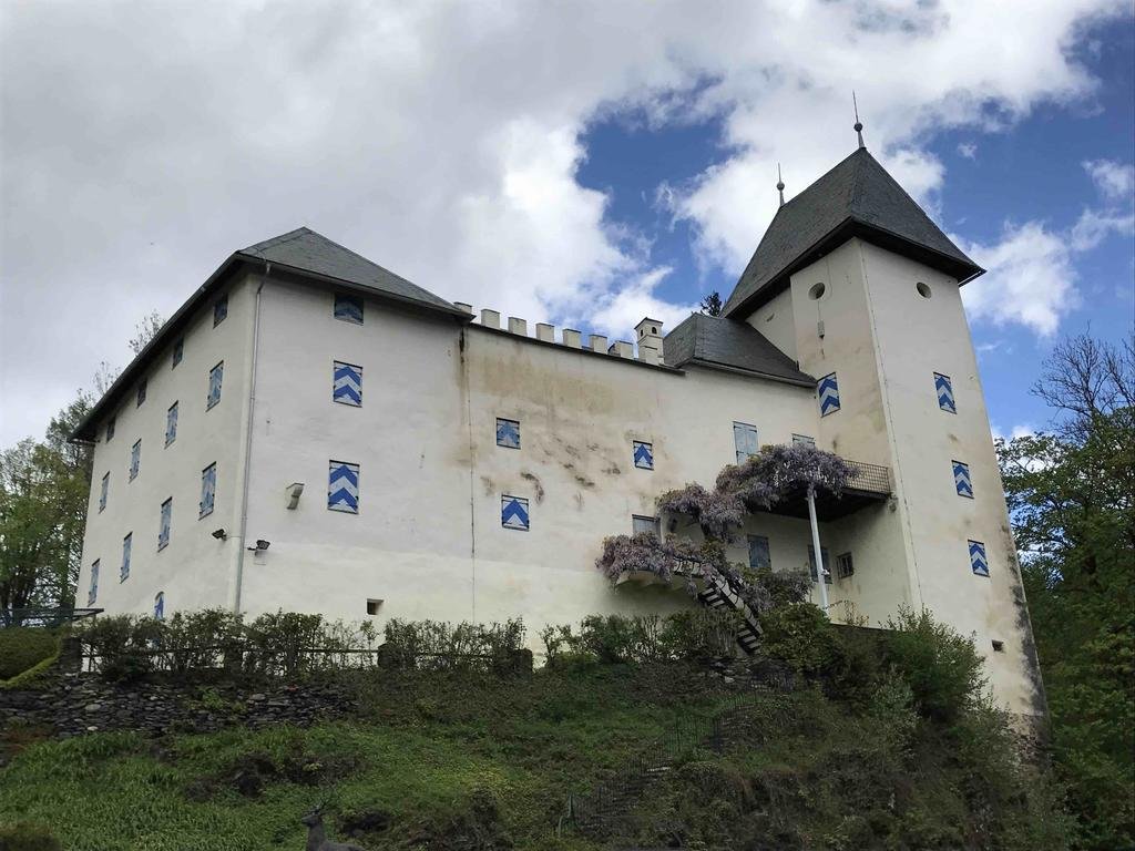 Appartements Bürger — 4-Star Luxury Hotel in Krumpendorf, Austria