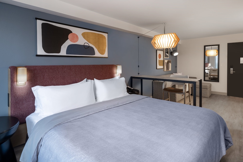 Atwell Suites Austin Airport by IHG - photo 26