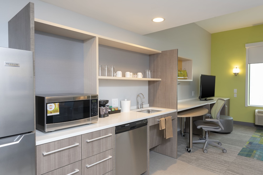 Home2 Suites by Hilton Indianapolis Airport - photo 20