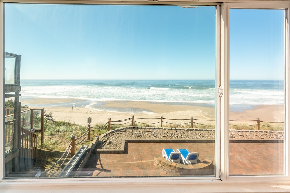 Sailor Jack's Oceanfront Inn - photo 22