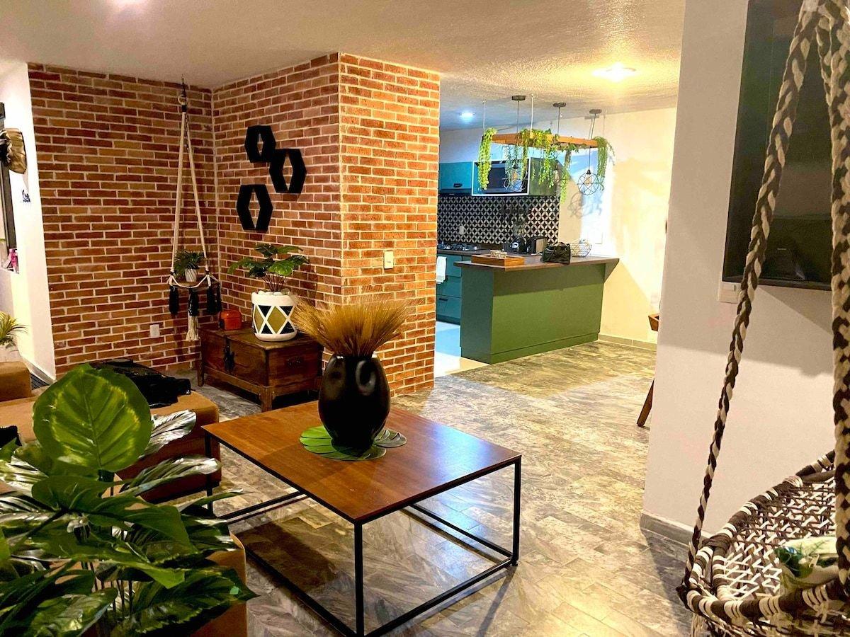 Planta Baja Enorme Jardín Parking Hasta 11 Pax — 4-Star Luxury Hotel in Guadalajara, Mexico