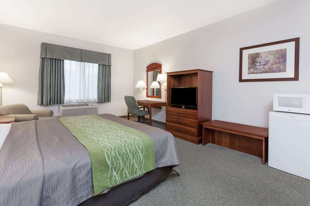 Days Inn by Wyndham Pentwater - photo 9